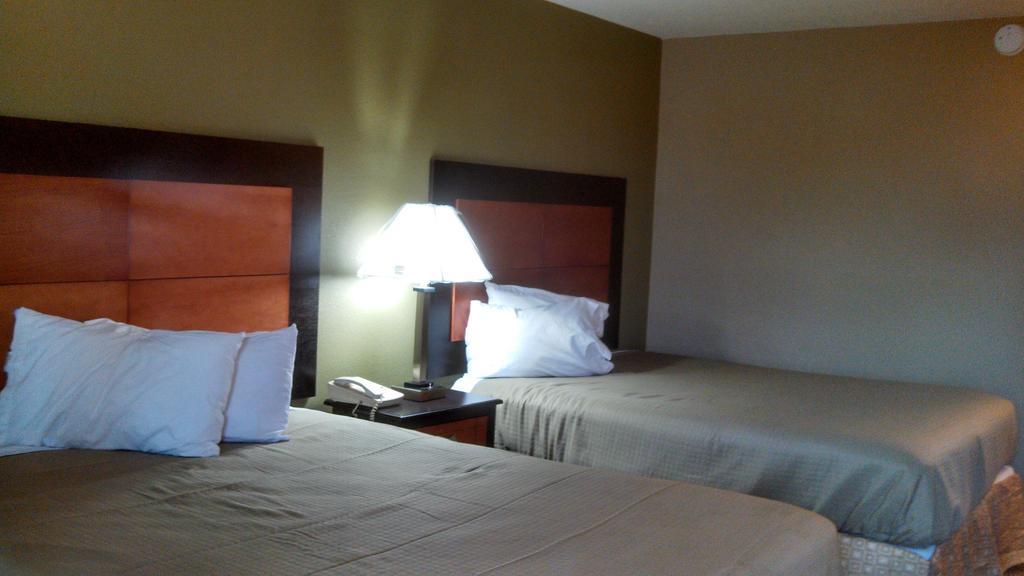 Relax Inn Heth Shell Lake 객실 사진