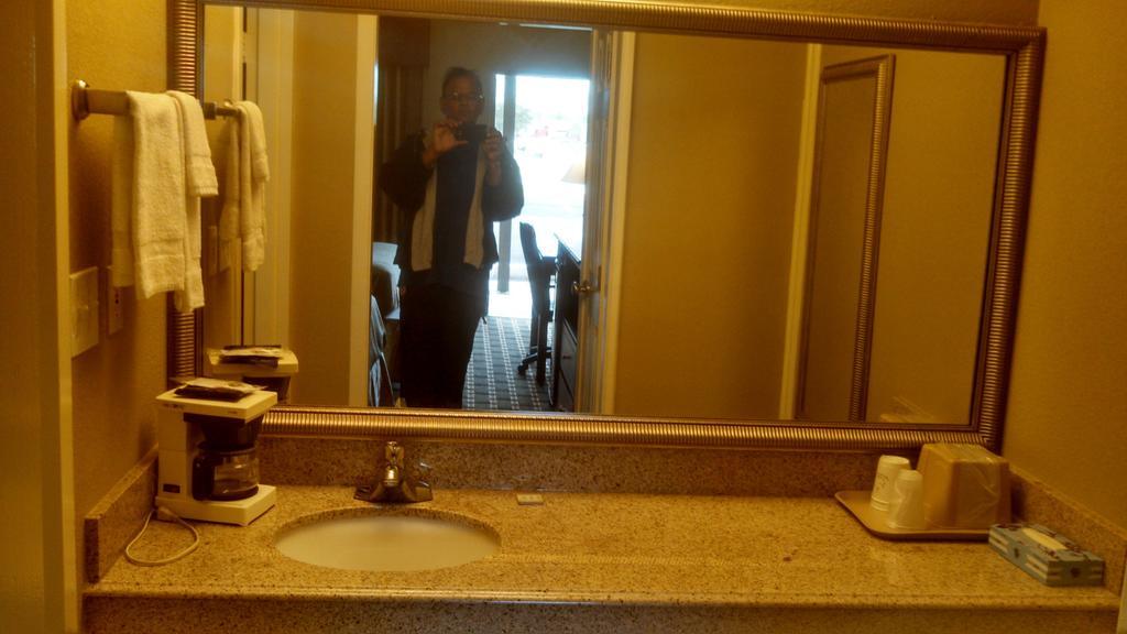 Relax Inn Heth Shell Lake 외부 사진